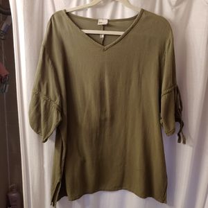 Oh my gauze v-neck